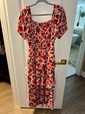 Pink Floral Tiered Maxi Dress with Puff Sleeves